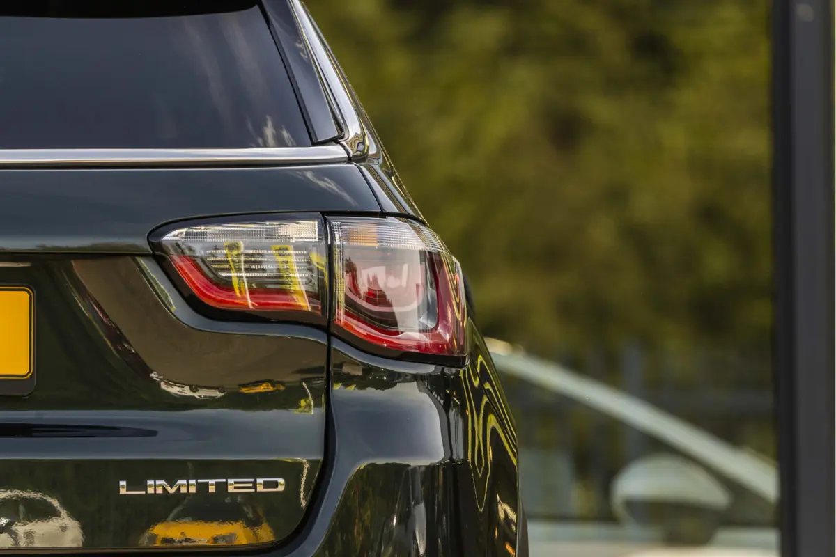 1.3T Limited Schuif / kanteldak