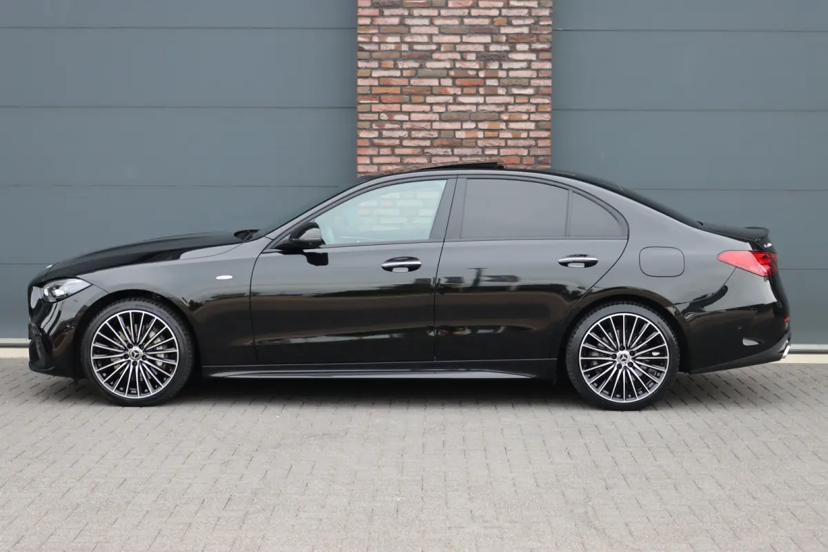 400 e 4MATIC AMG Line | Distronic+ | Panoramadak | Nappa Leder | Burmester | Memory | Digital Light | HUD | Verwarmd Stuurwiel | Keyless Go | Surround Camera |