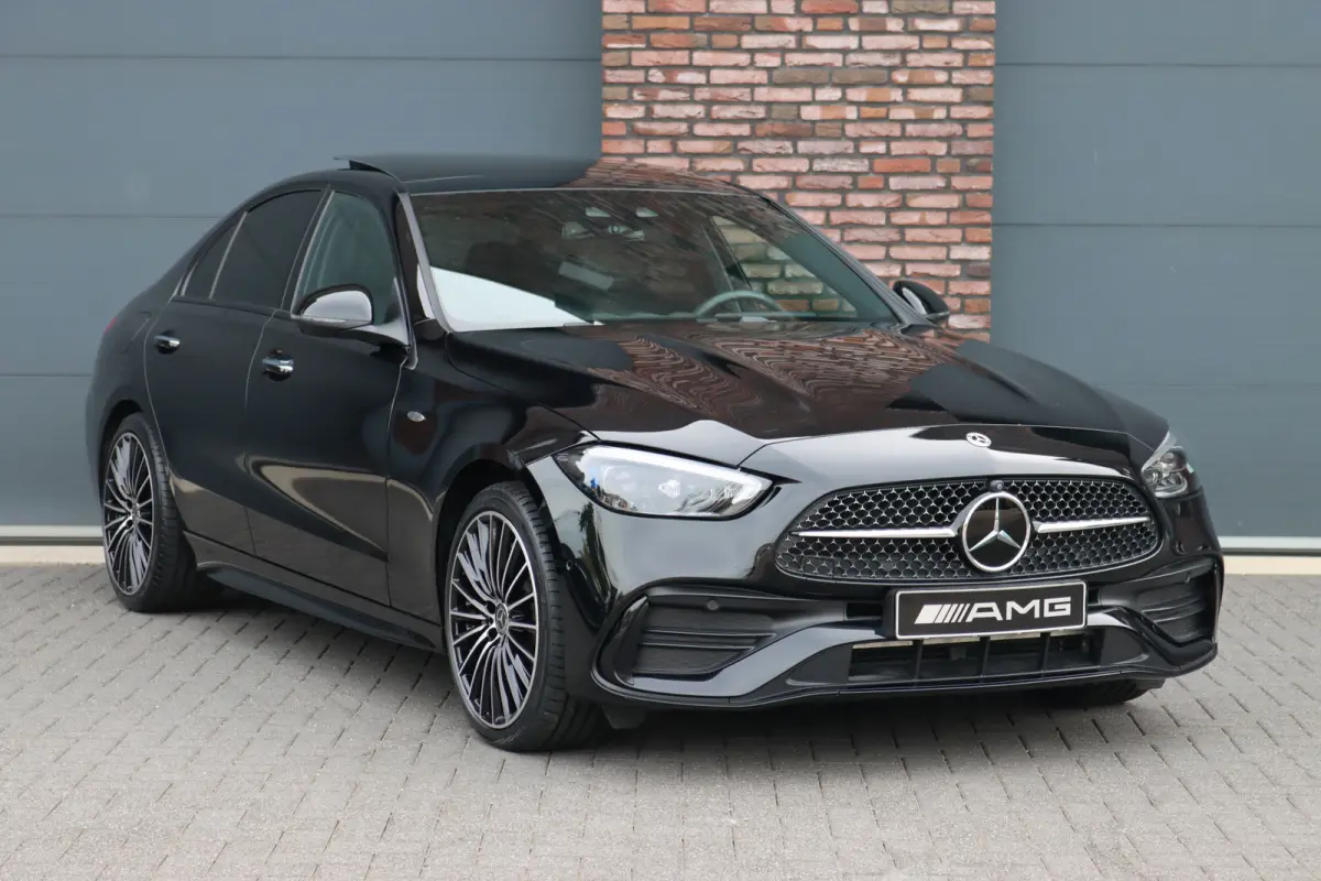 400 e 4MATIC AMG Line | Distronic+ | Panoramadak | Nappa Leder | Burmester | Memory | Digital Light | HUD | Verwarmd Stuurwiel | Keyless Go | Surround Camera |