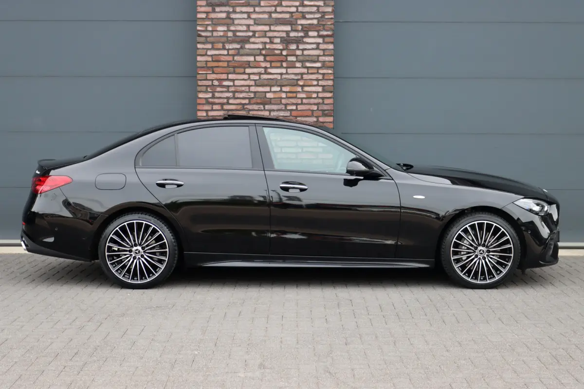 400 e 4MATIC AMG Line | Distronic+ | Panoramadak | Nappa Leder | Burmester | Memory | Digital Light | HUD | Verwarmd Stuurwiel | Keyless Go | Surround Camera |