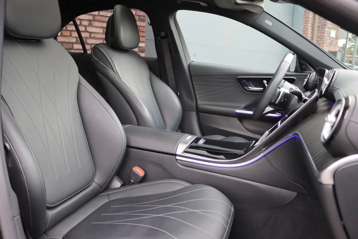 400 e 4MATIC AMG Line | Distronic+ | Panoramadak | Nappa Leder | Burmester | Memory | Digital Light | HUD | Verwarmd Stuurwiel | Keyless Go | Surround Camera |