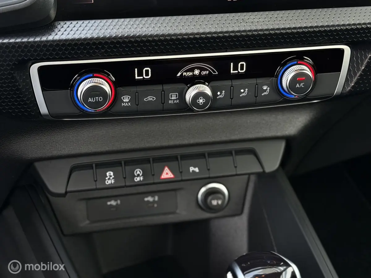 30 TFSI S Line | Led | Black on black