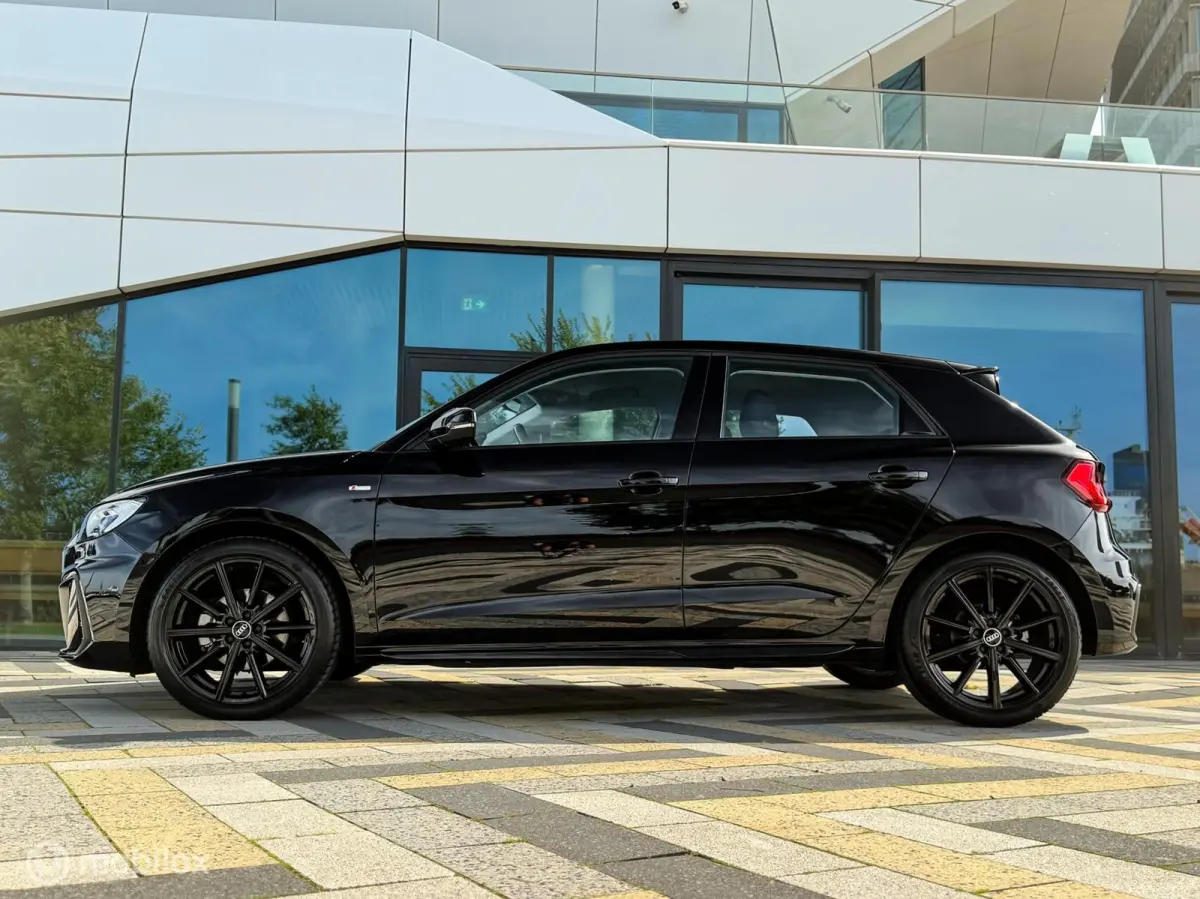 30 TFSI S Line | Led | Black on black