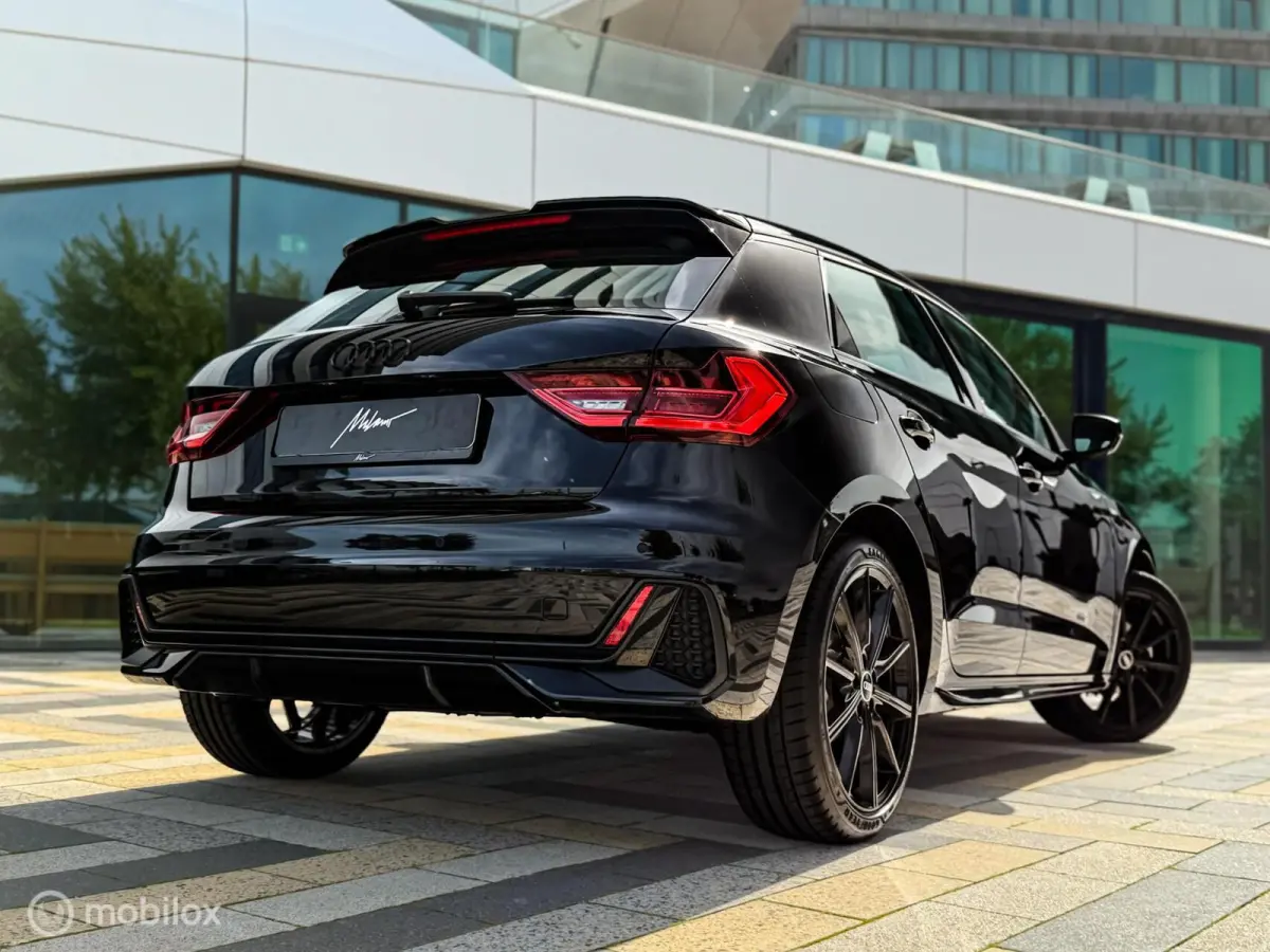 30 TFSI S Line | Led | Black on black