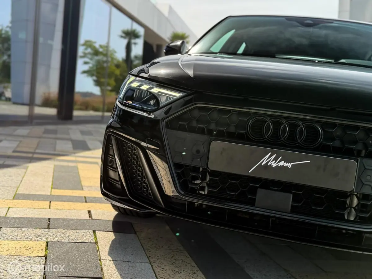 30 TFSI S Line | Led | Black on black