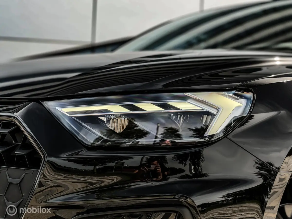 30 TFSI S Line | Led | Black on black