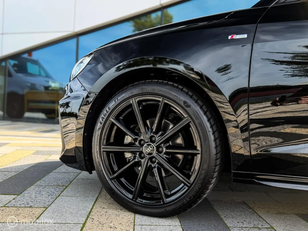30 TFSI S Line | Led | Black on black