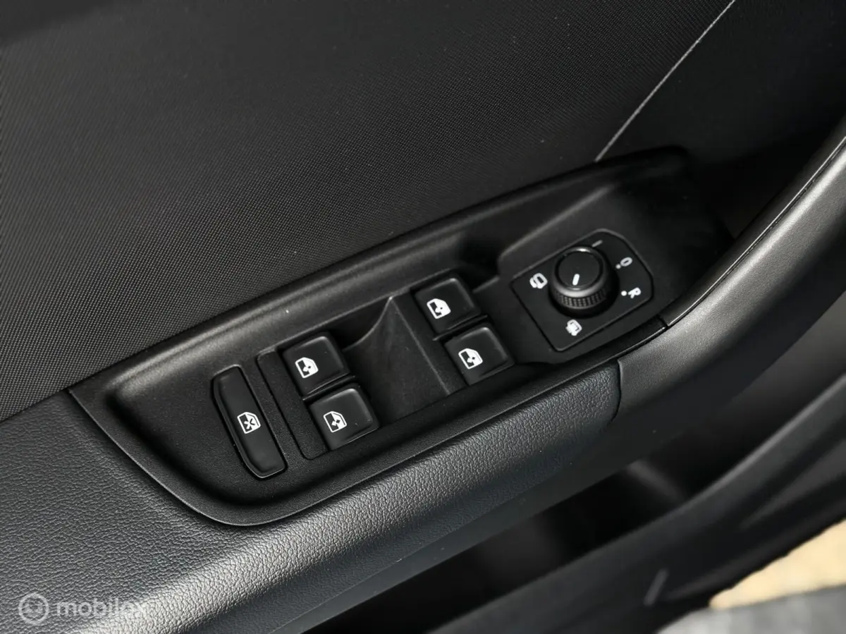 30 TFSI S Line | Led | Black on black