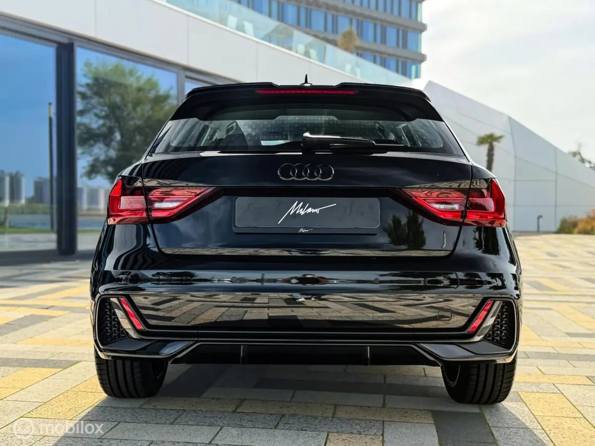 30 TFSI S Line | Led | Black on black