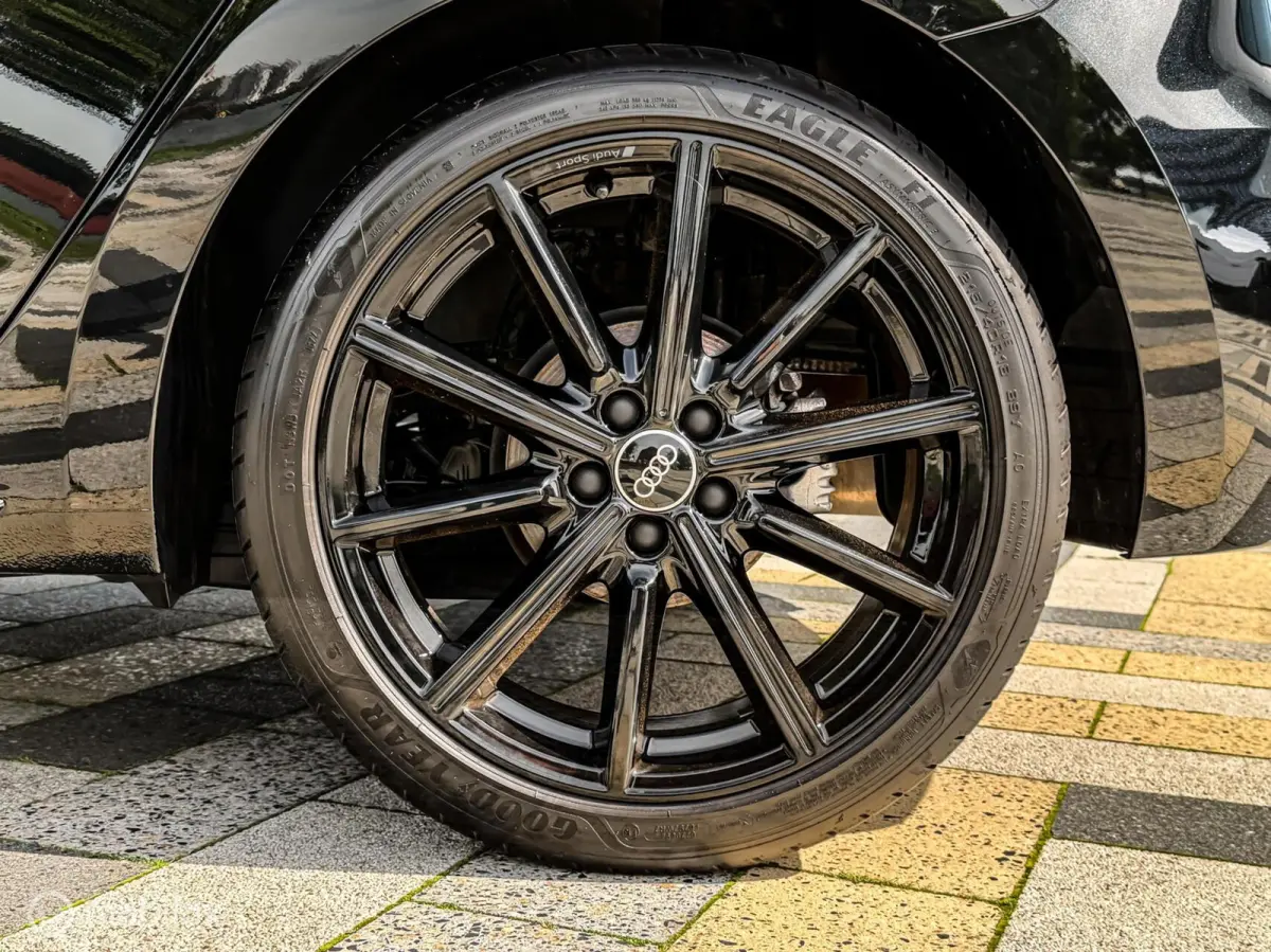 30 TFSI S Line | Led | Black on black