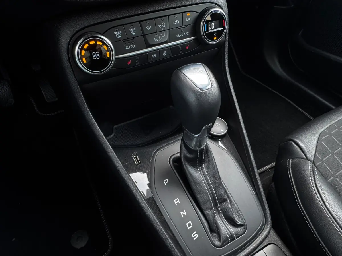1.0 EcoBoost 100PK Automaat Active Leer Camera Dode-hoek