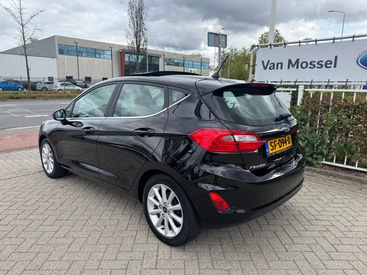 1.0 EcoBoost Titanium | Achteruitrijcamera | Adaptive Cruise Ctrl | Panoramadak | B&O Audiosysteem | Navigatie |