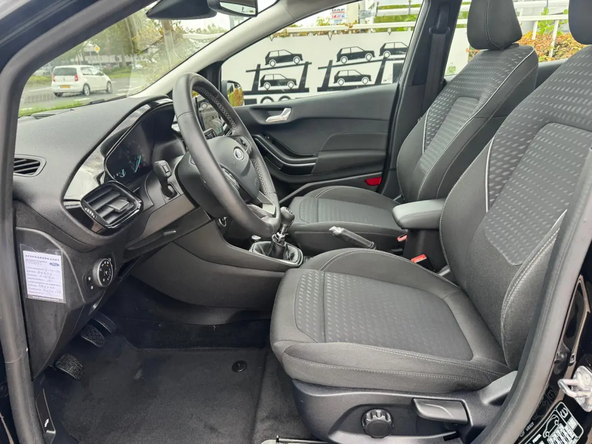 1.0 EcoBoost Titanium | Achteruitrijcamera | Adaptive Cruise Ctrl | Panoramadak | B&O Audiosysteem | Navigatie |