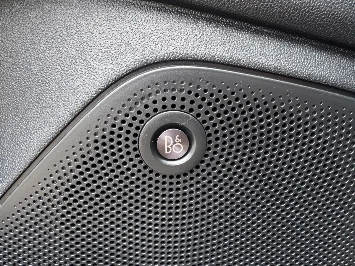 1.0 EcoBoost Titanium | Achteruitrijcamera | Adaptive Cruise Ctrl | Panoramadak | B&O Audiosysteem | Navigatie |