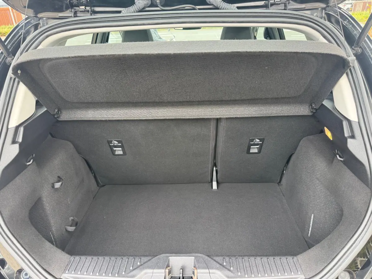 1.0 EcoBoost Titanium | Achteruitrijcamera | Adaptive Cruise Ctrl | Panoramadak | B&O Audiosysteem | Navigatie |