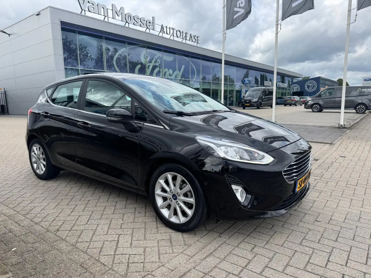 1.0 EcoBoost Titanium | Achteruitrijcamera | Adaptive Cruise Ctrl | Panoramadak | B&O Audiosysteem | Navigatie |