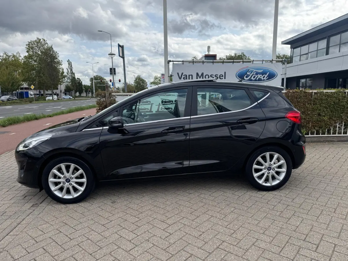 1.0 EcoBoost Titanium | Achteruitrijcamera | Adaptive Cruise Ctrl | Panoramadak | B&O Audiosysteem | Navigatie |