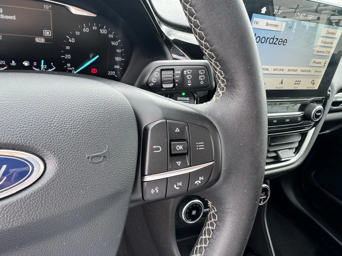 1.0 EcoBoost Titanium | Achteruitrijcamera | Adaptive Cruise Ctrl | Panoramadak | B&O Audiosysteem | Navigatie |