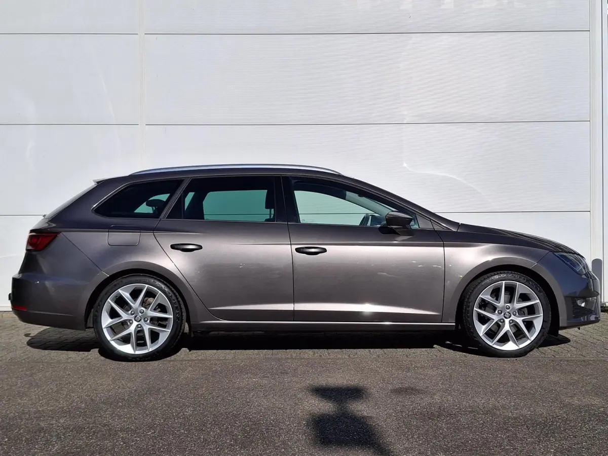 1.4 EcoTSI FR Connect | Apple Carplay & Android Auto | Full LED | 18'' LMV | Trekhaak | Navigatie |