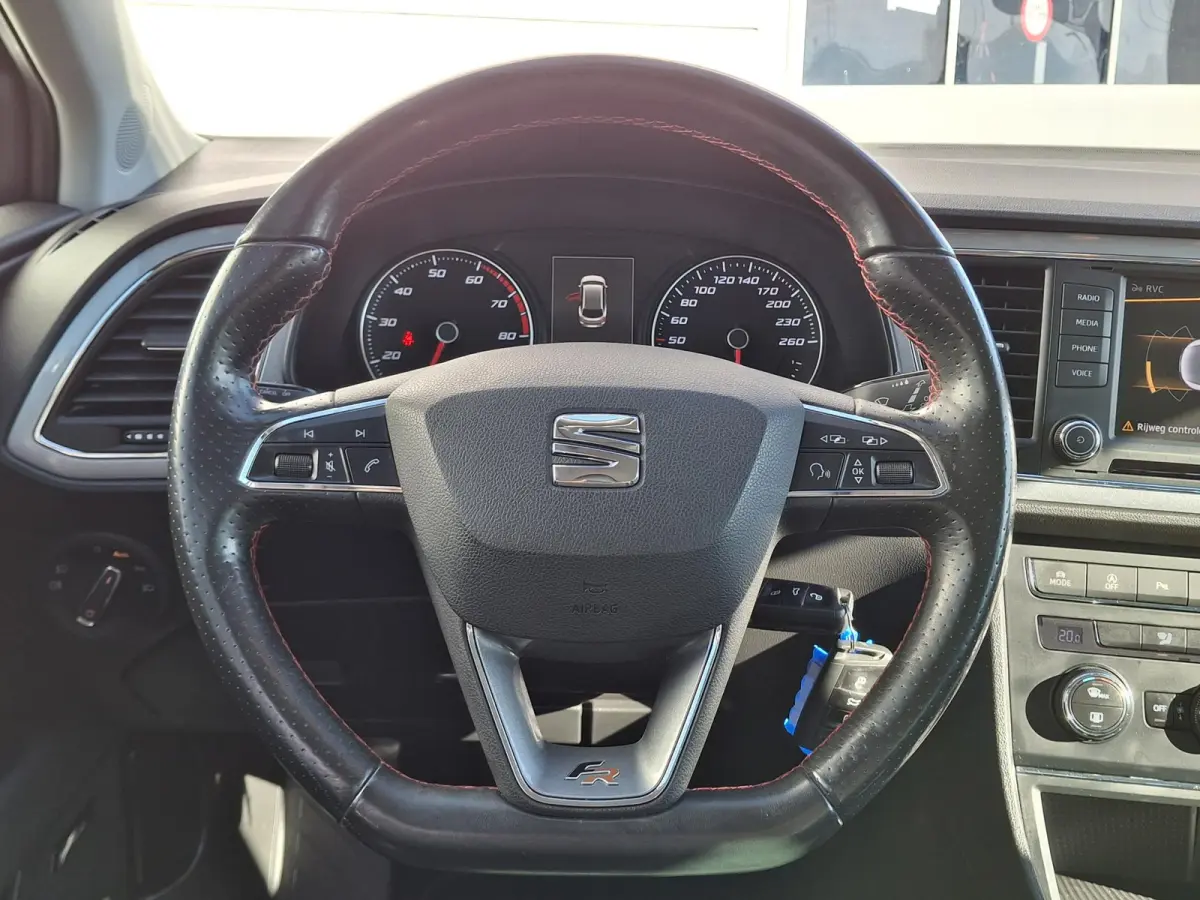 1.4 EcoTSI FR Connect | Apple Carplay & Android Auto | Full LED | 18'' LMV | Trekhaak | Navigatie |