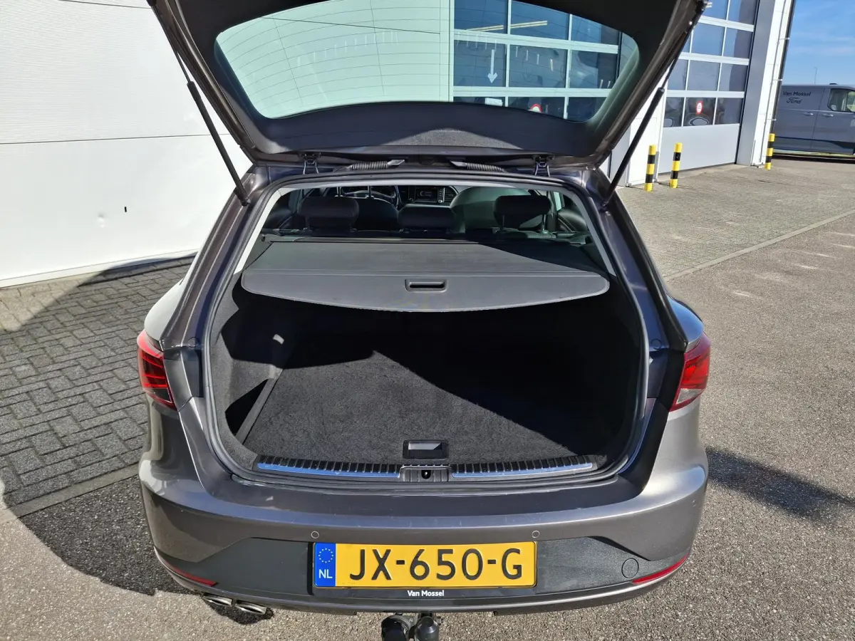 1.4 EcoTSI FR Connect | Apple Carplay & Android Auto | Full LED | 18'' LMV | Trekhaak | Navigatie |