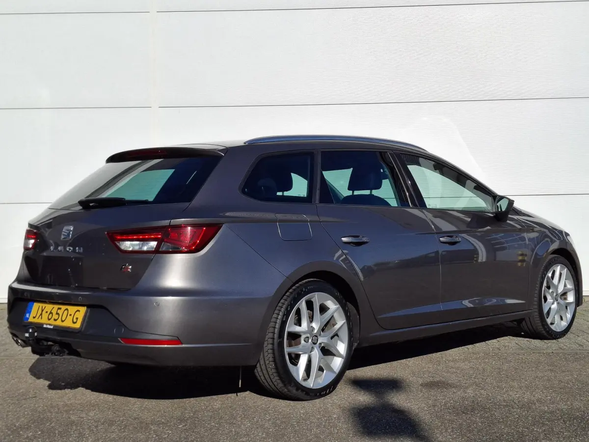 1.4 EcoTSI FR Connect | Apple Carplay & Android Auto | Full LED | 18'' LMV | Trekhaak | Navigatie |