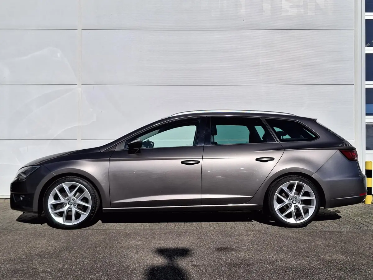 1.4 EcoTSI FR Connect | Apple Carplay & Android Auto | Full LED | 18'' LMV | Trekhaak | Navigatie |