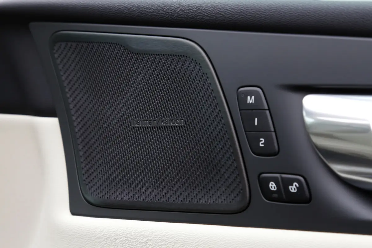 2.0 T6 Plug-in hybrid Long Range AWD Plus Bright*Perfect Onderh.*Pano/Elek. Trekhaak/inscription Stoelen/Stoelverw.V+A/Stuurverw./ACC/Pilot ass./360 Camera/Memorie/BLIS/Parkeersens.V+A/19 in