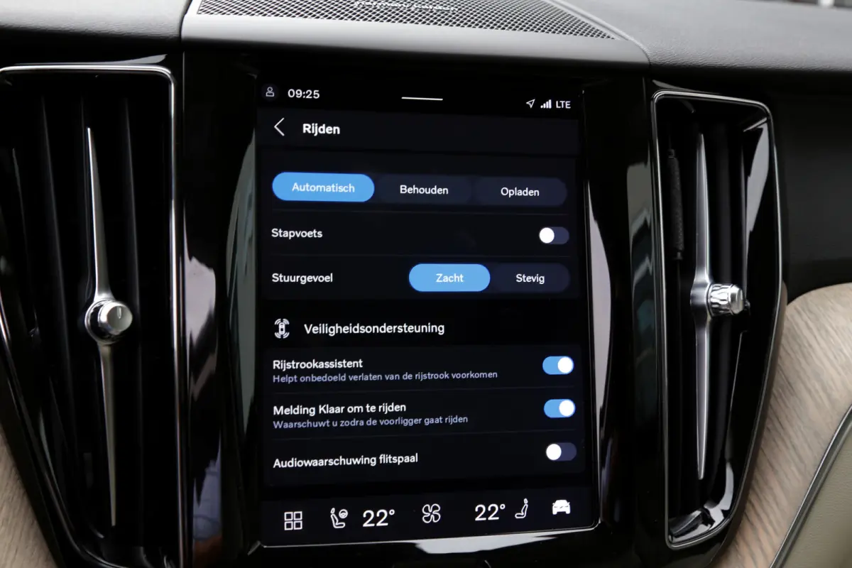 2.0 T6 Plug-in hybrid Long Range AWD Plus Bright*Perfect Onderh.*Pano/Elek. Trekhaak/inscription Stoelen/Stoelverw.V+A/Stuurverw./ACC/Pilot ass./360 Camera/Memorie/BLIS/Parkeersens.V+A/19 in
