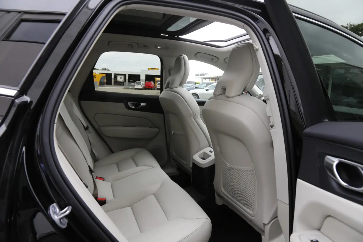 2.0 T6 Plug-in hybrid Long Range AWD Plus Bright*Perfect Onderh.*Pano/Elek. Trekhaak/inscription Stoelen/Stoelverw.V+A/Stuurverw./ACC/Pilot ass./360 Camera/Memorie/BLIS/Parkeersens.V+A/19 in