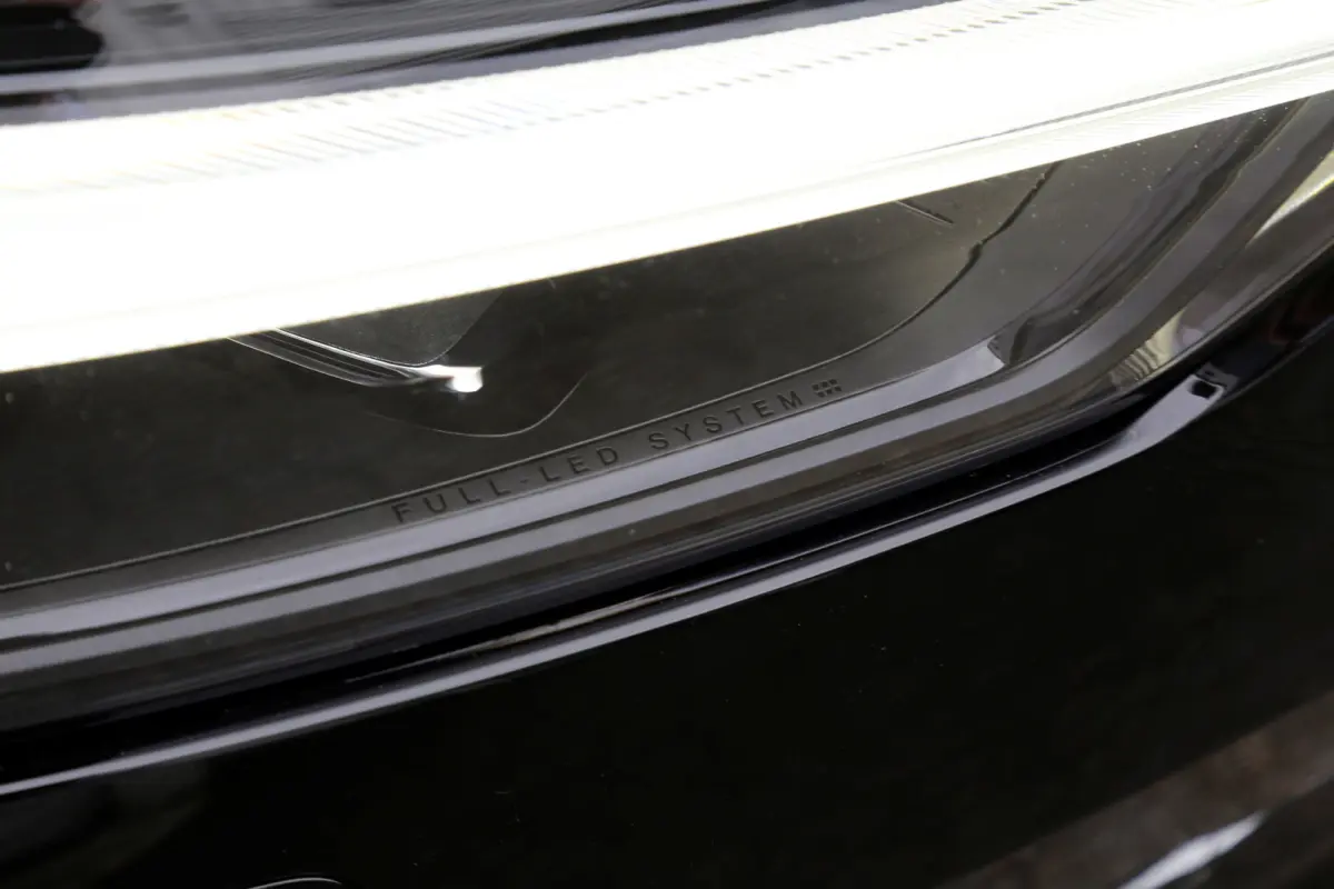 2.0 T6 Plug-in hybrid Long Range AWD Plus Bright*Perfect Onderh.*Pano/Elek. Trekhaak/inscription Stoelen/Stoelverw.V+A/Stuurverw./ACC/Pilot ass./360 Camera/Memorie/BLIS/Parkeersens.V+A/19 in