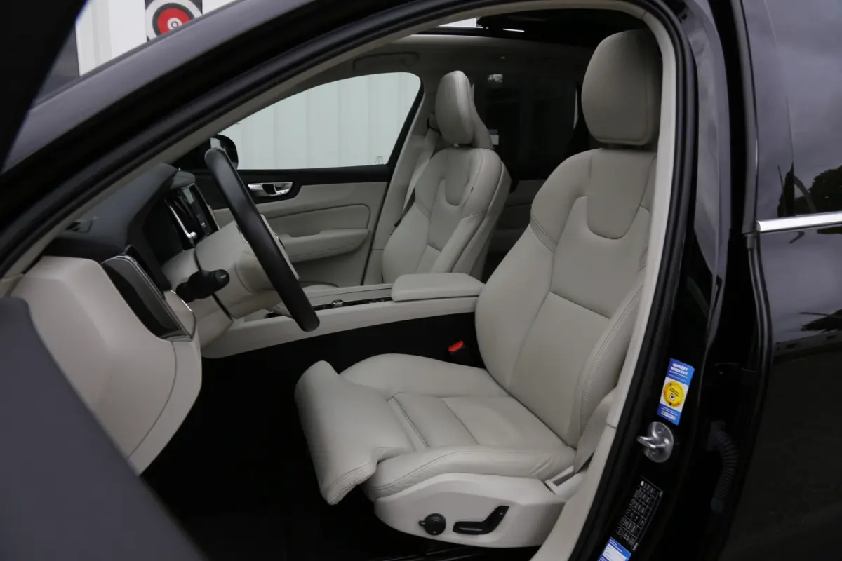 2.0 T6 Plug-in hybrid Long Range AWD Plus Bright*Perfect Onderh.*Pano/Elek. Trekhaak/inscription Stoelen/Stoelverw.V+A/Stuurverw./ACC/Pilot ass./360 Camera/Memorie/BLIS/Parkeersens.V+A/19 in