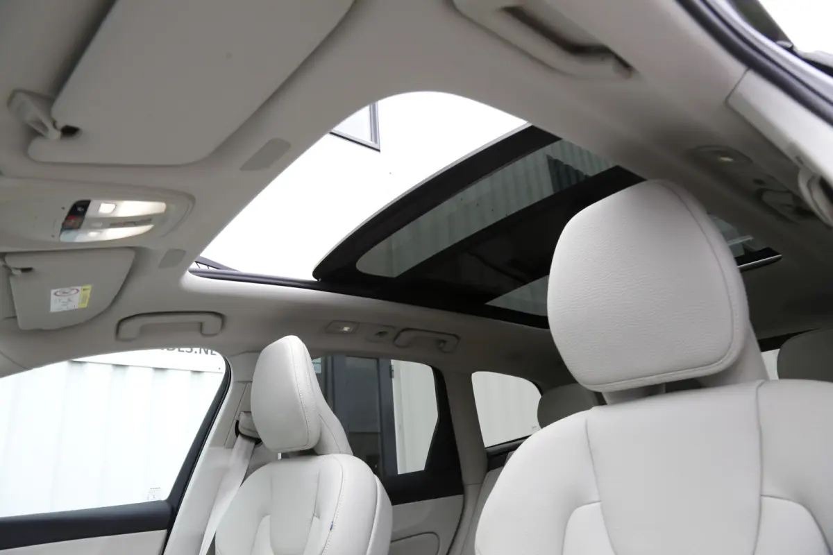 2.0 T6 Plug-in hybrid Long Range AWD Plus Bright*Perfect Onderh.*Pano/Elek. Trekhaak/inscription Stoelen/Stoelverw.V+A/Stuurverw./ACC/Pilot ass./360 Camera/Memorie/BLIS/Parkeersens.V+A/19 in