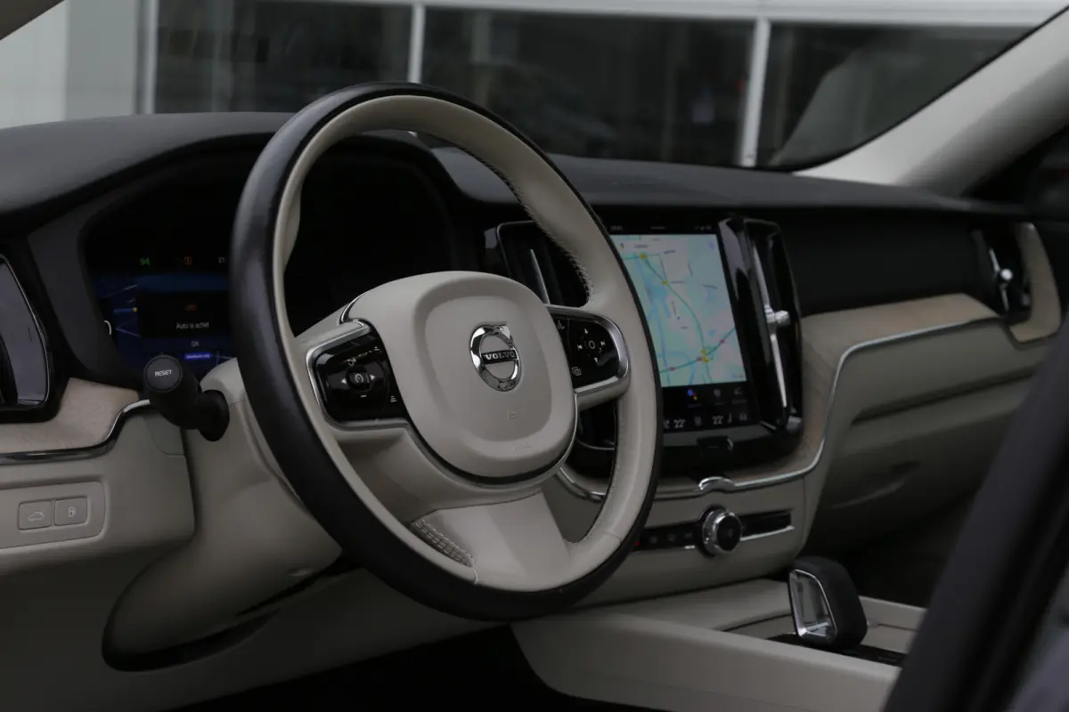 2.0 T6 Plug-in hybrid Long Range AWD Plus Bright*Perfect Onderh.*Pano/Elek. Trekhaak/inscription Stoelen/Stoelverw.V+A/Stuurverw./ACC/Pilot ass./360 Camera/Memorie/BLIS/Parkeersens.V+A/19 in