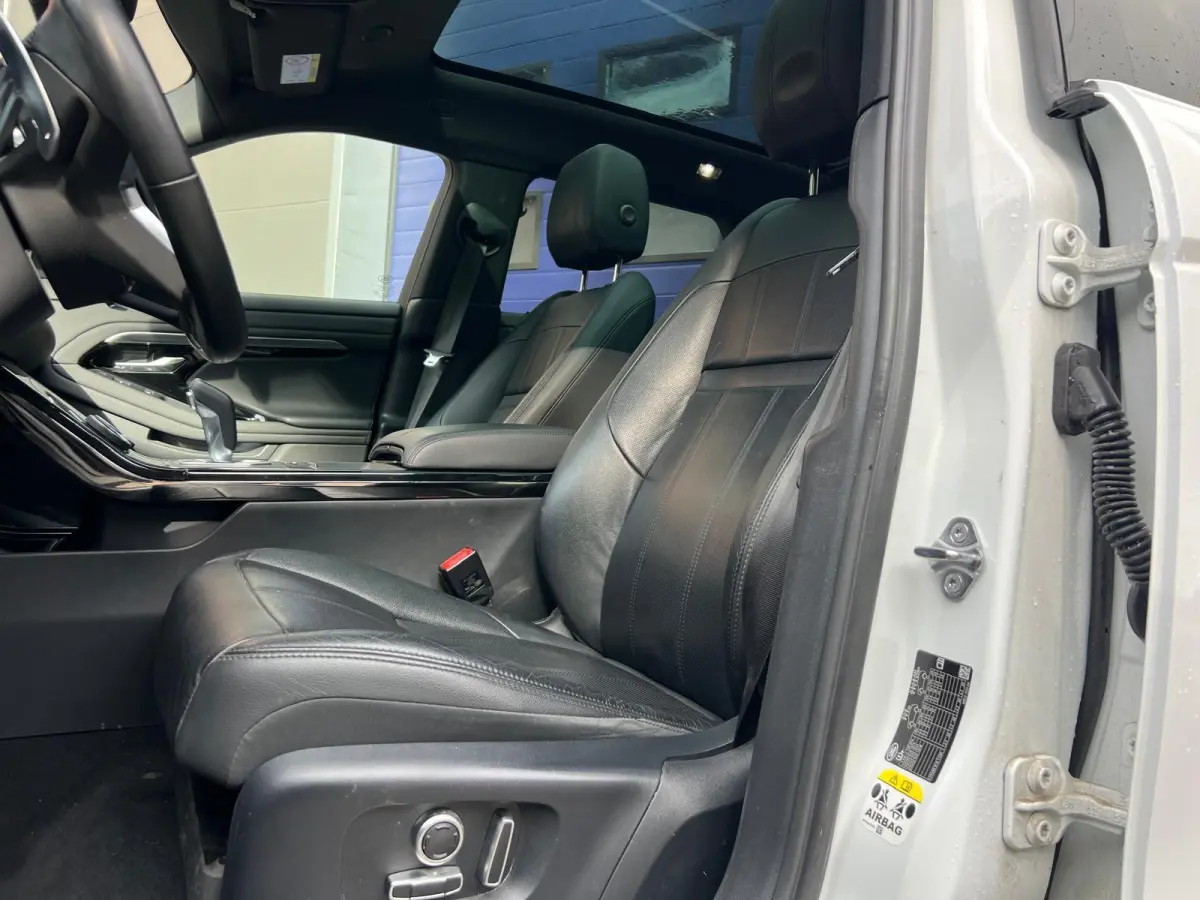 1.5 P300e AWD R-Dynamic S