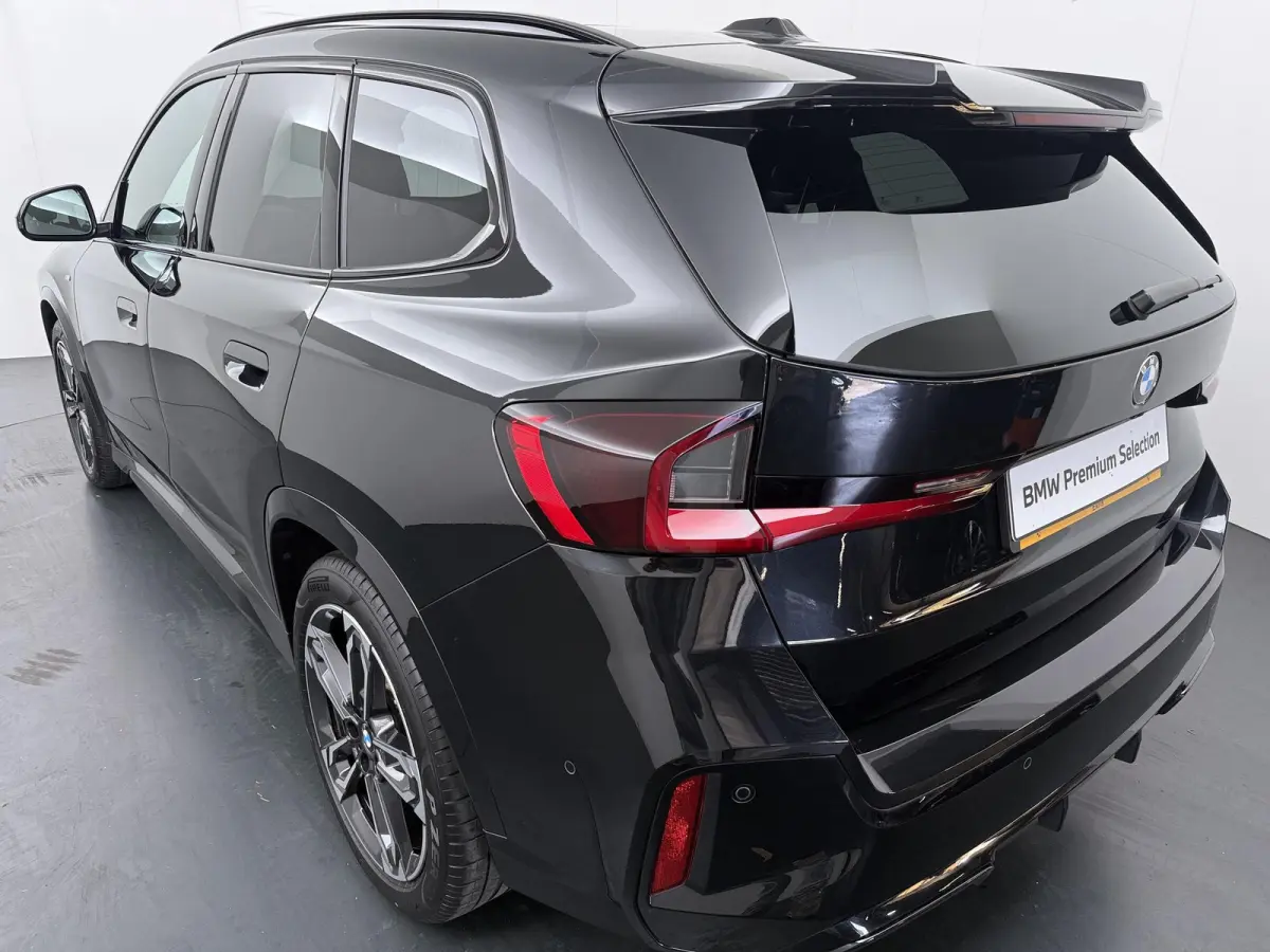 xDrive23i | Trekhaak | Panoramadak | Driving Assistant Plus | Harman Kardon | Stuurwielverwarming |