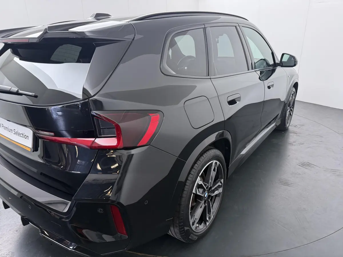 xDrive23i | Trekhaak | Panoramadak | Driving Assistant Plus | Harman Kardon | Stuurwielverwarming |