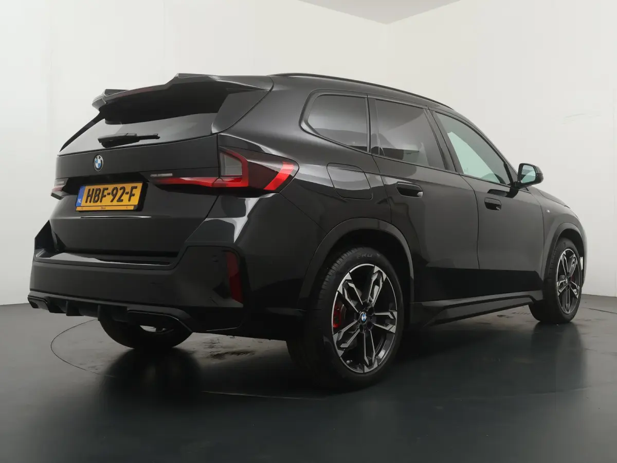 xDrive23i | Trekhaak | Panoramadak | Driving Assistant Plus | Harman Kardon | Stuurwielverwarming |
