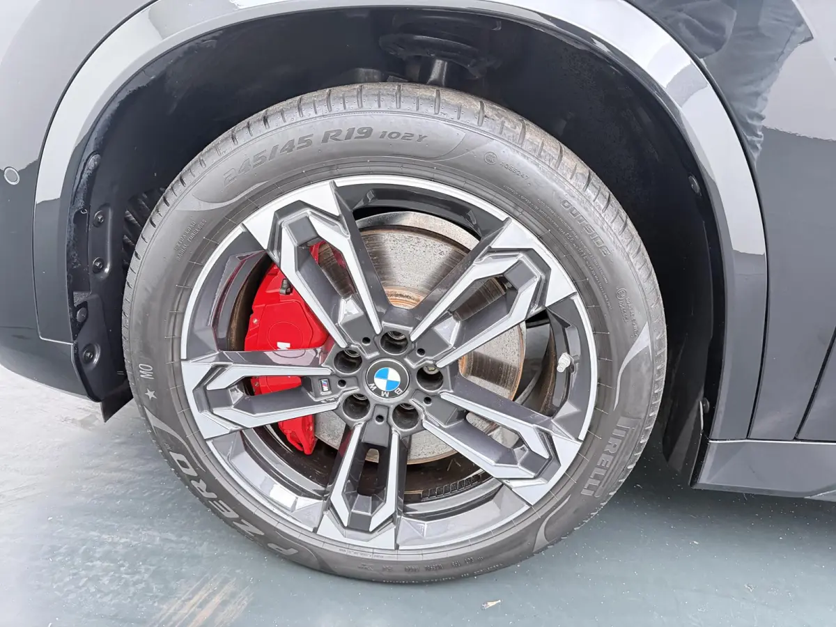 xDrive23i | Trekhaak | Panoramadak | Driving Assistant Plus | Harman Kardon | Stuurwielverwarming |