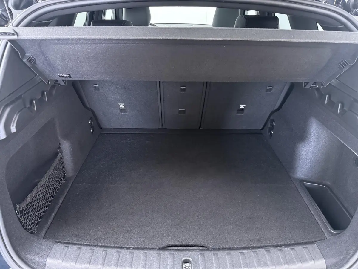 xDrive23i | Trekhaak | Panoramadak | Driving Assistant Plus | Harman Kardon | Stuurwielverwarming |