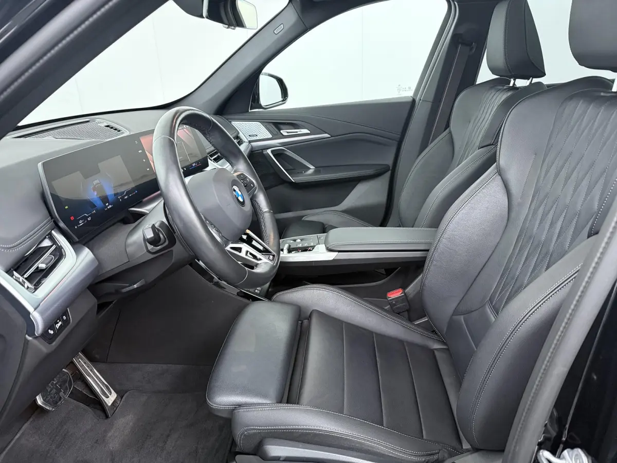 xDrive23i | Trekhaak | Panoramadak | Driving Assistant Plus | Harman Kardon | Stuurwielverwarming |