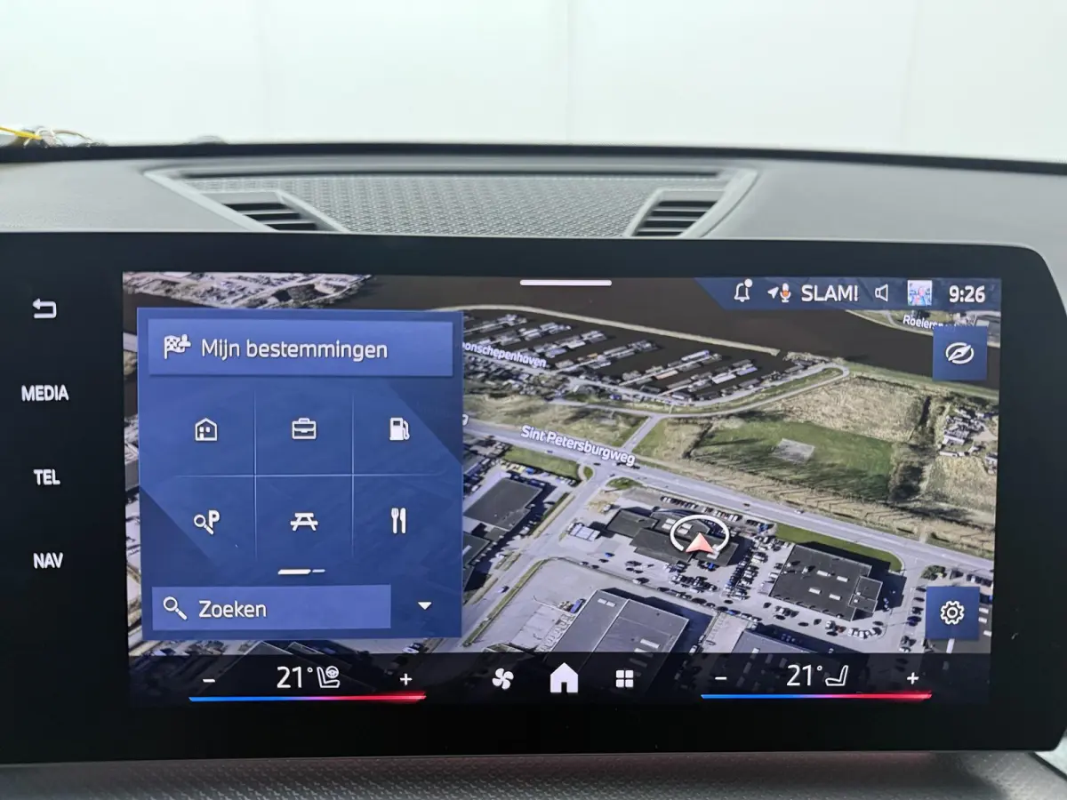 xDrive23i | Trekhaak | Panoramadak | Driving Assistant Plus | Harman Kardon | Stuurwielverwarming |