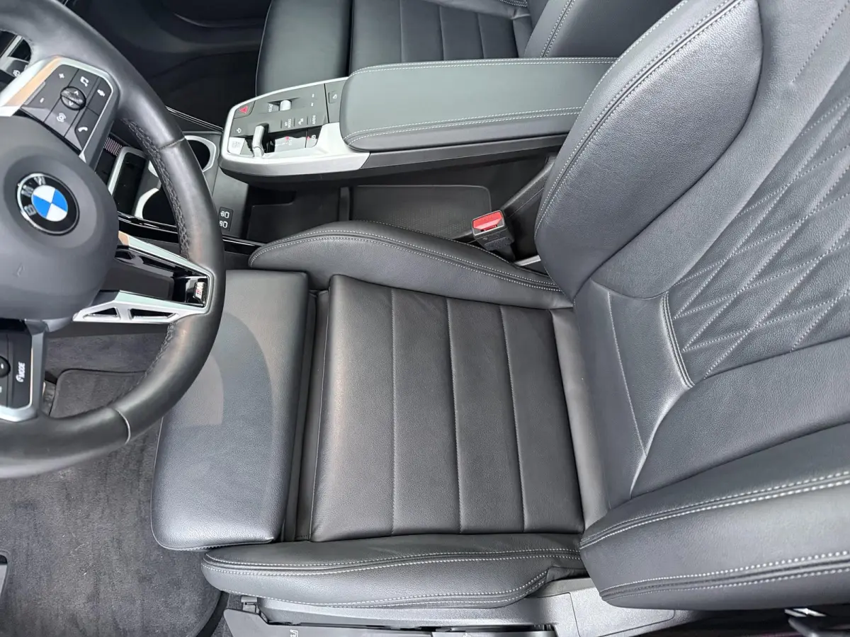 xDrive23i | Trekhaak | Panoramadak | Driving Assistant Plus | Harman Kardon | Stuurwielverwarming |