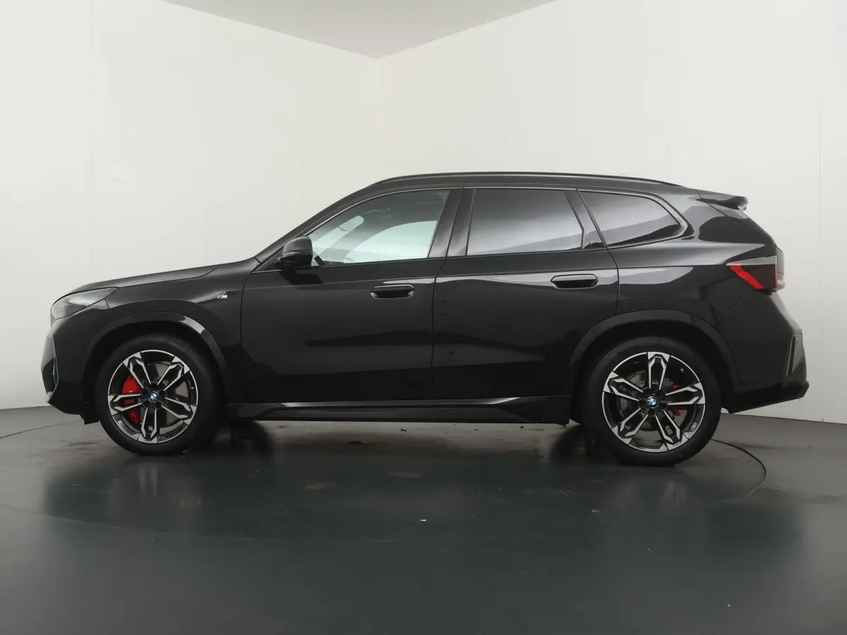 xDrive23i | Trekhaak | Panoramadak | Driving Assistant Plus | Harman Kardon | Stuurwielverwarming |
