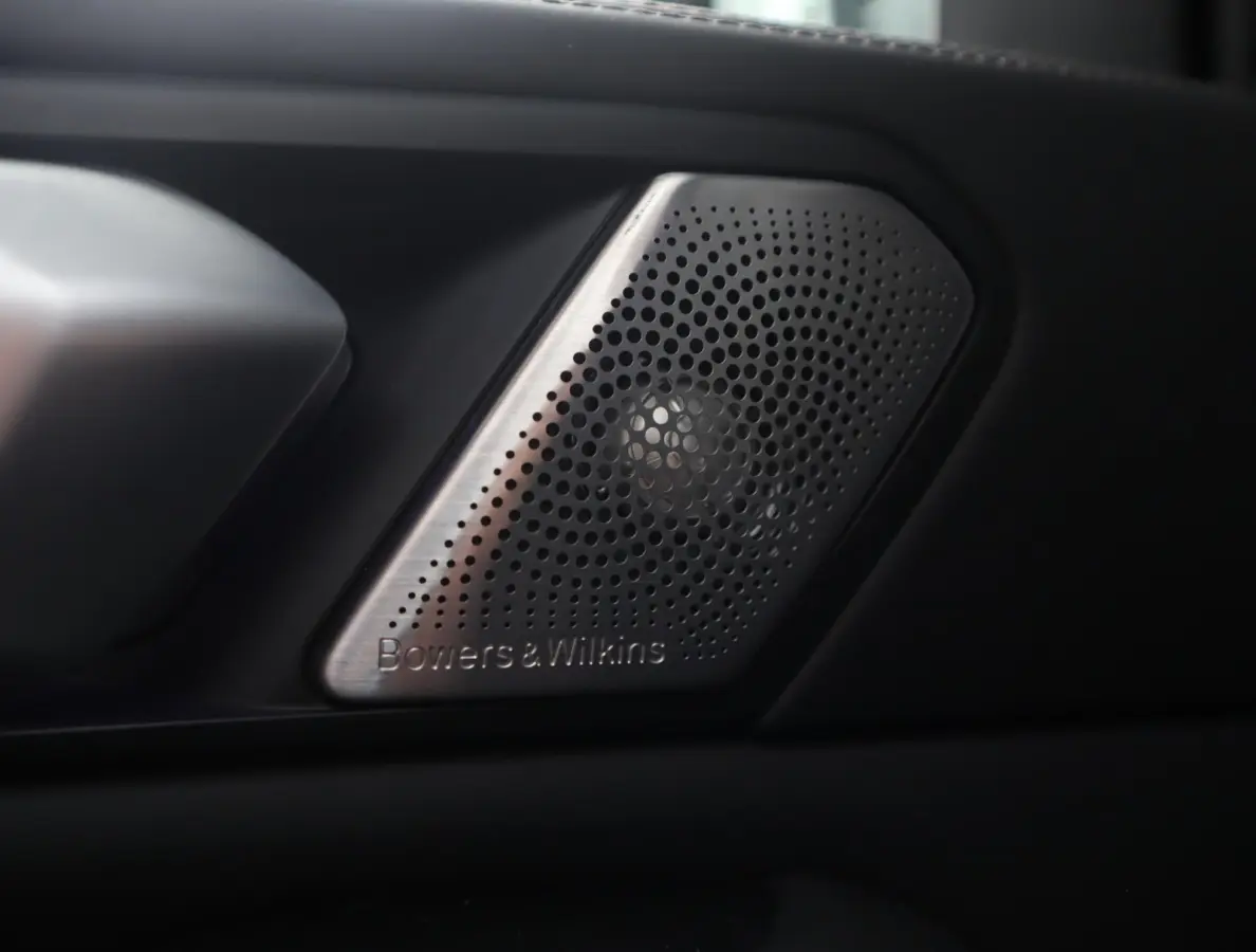 xDrive45e M Sport | Skylounge | Bowers en Wilkins | Softclose | Trekhaak | 22 Inch