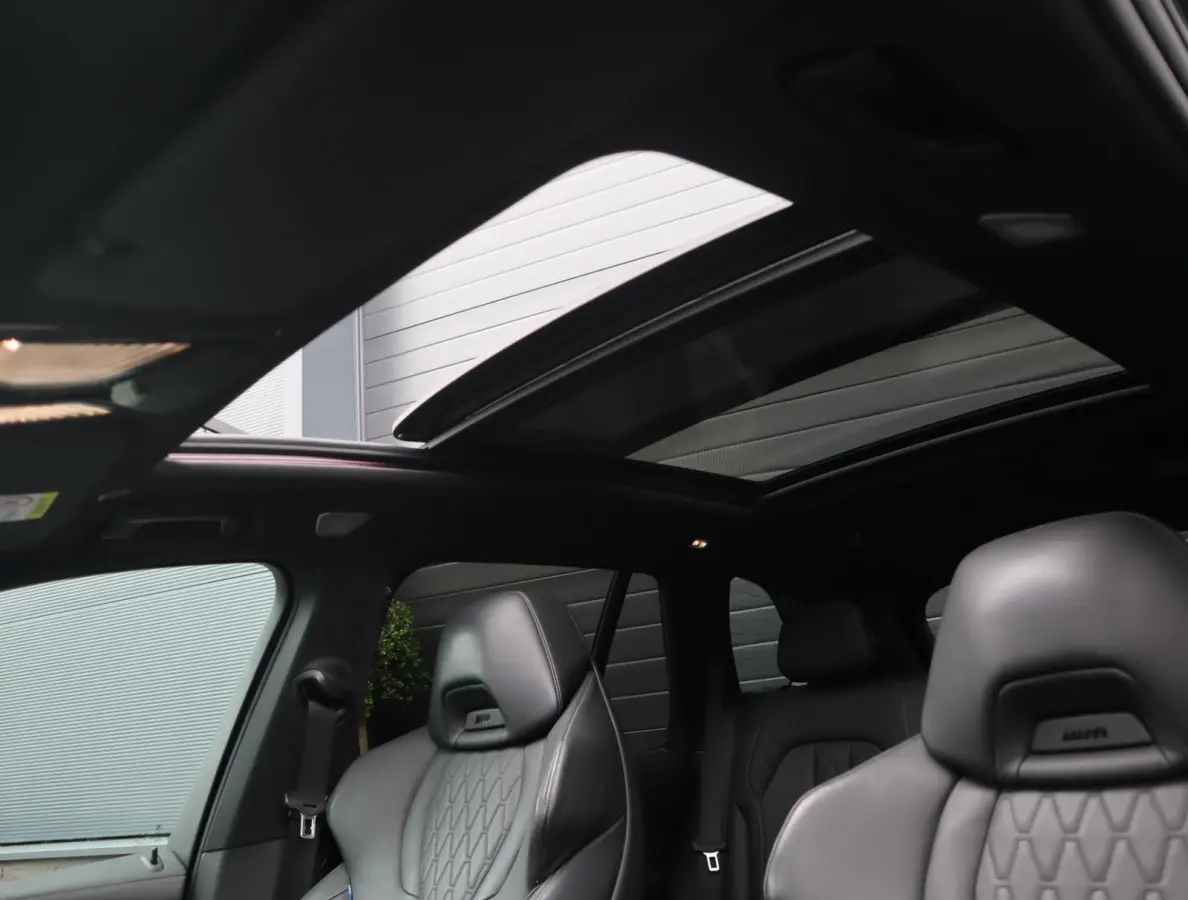 xDrive45e M Sport | Skylounge | Bowers en Wilkins | Softclose | Trekhaak | 22 Inch