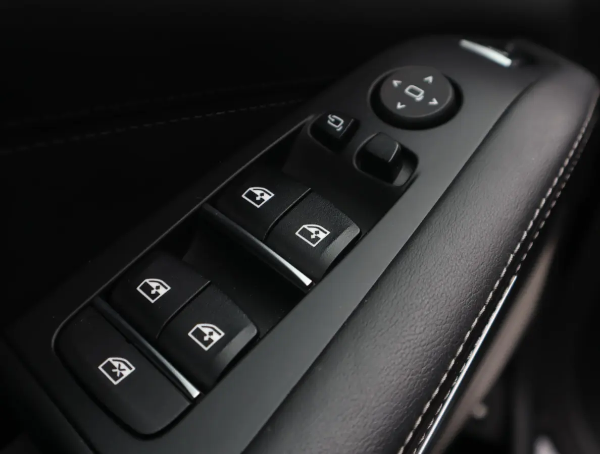 xDrive45e M Sport | Skylounge | Bowers en Wilkins | Softclose | Trekhaak | 22 Inch
