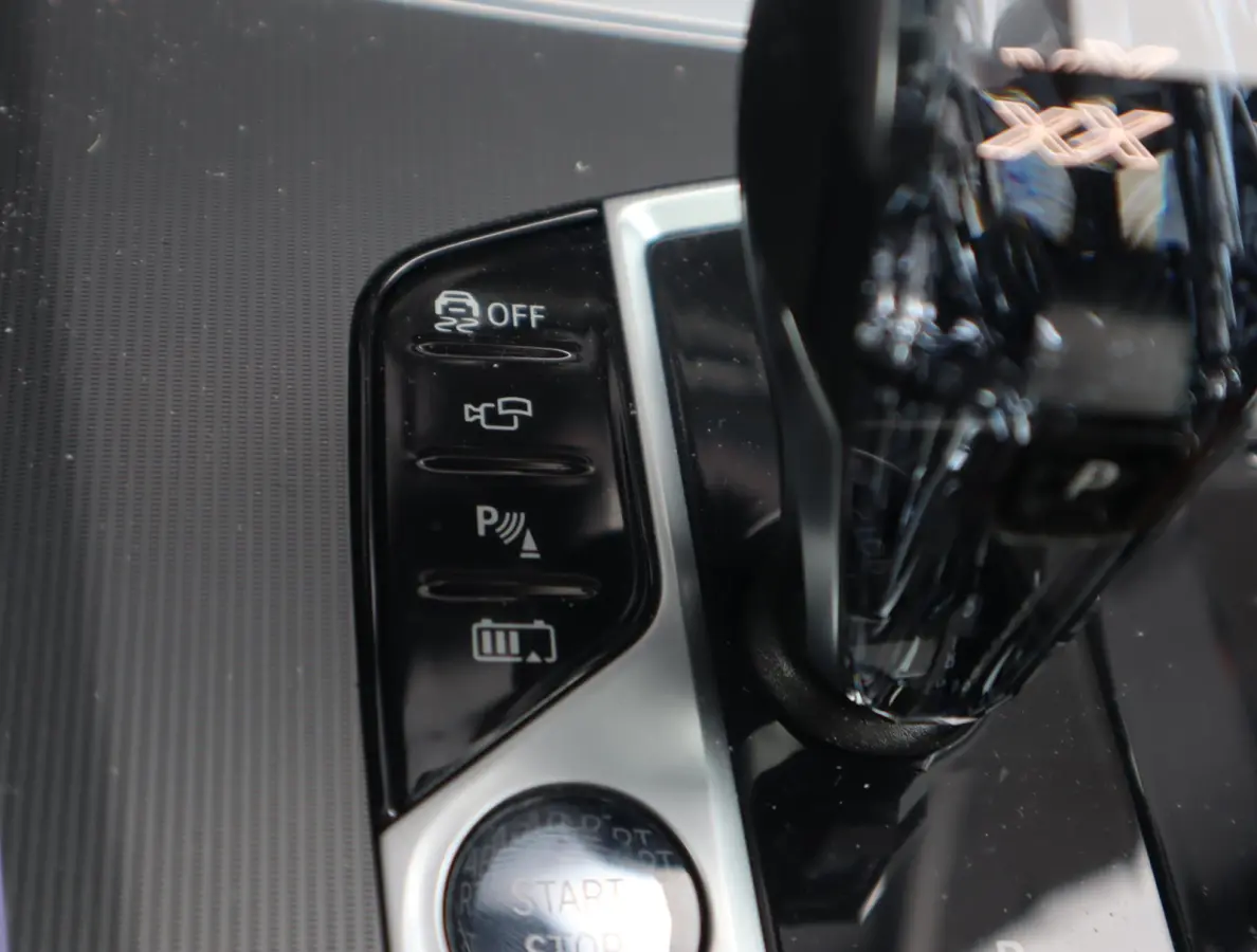 xDrive45e M Sport | Skylounge | Bowers en Wilkins | Softclose | Trekhaak | 22 Inch