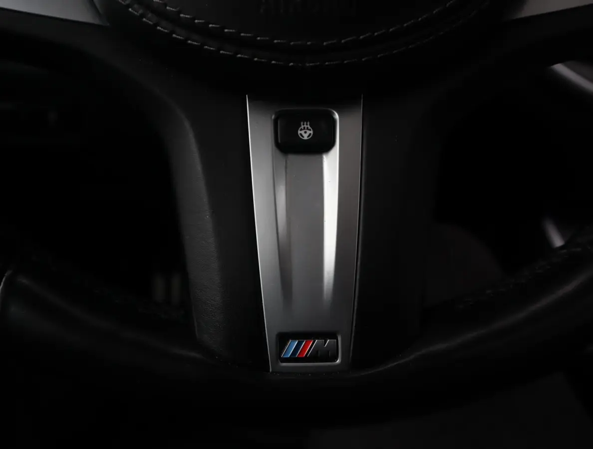 xDrive45e M Sport | Skylounge | Bowers en Wilkins | Softclose | Trekhaak | 22 Inch