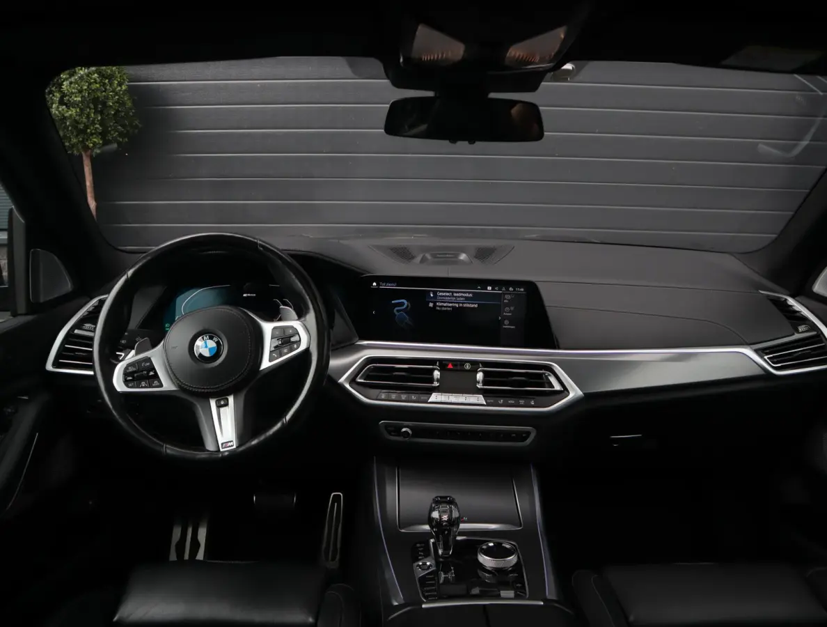 xDrive45e M Sport | Skylounge | Bowers en Wilkins | Softclose | Trekhaak | 22 Inch